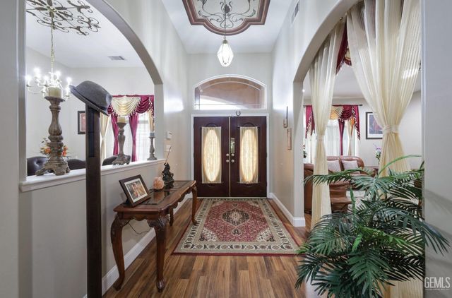 4403 Oceanrock Avenue, Bakersfield, CA 93313