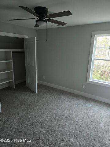 60 Gordy Way, Hampstead, NC 28443