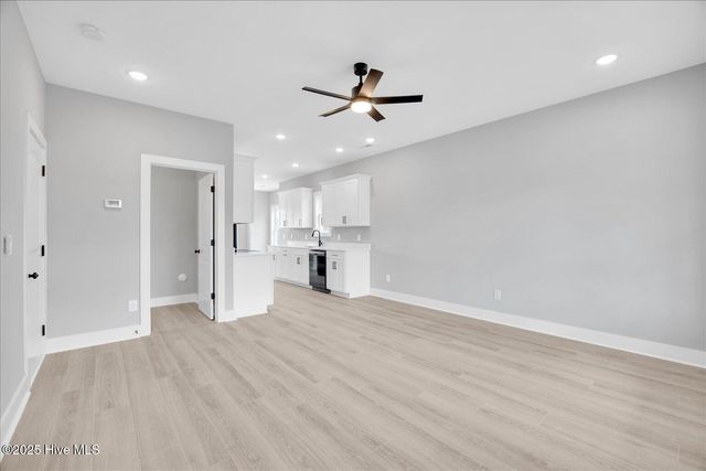 60 Gordy Way, Hampstead, NC 28443