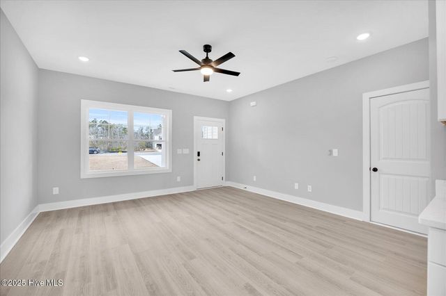 60 Gordy Way, Hampstead, NC 28443