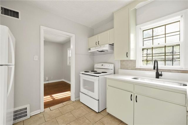 7426 Olive Street, Kansas City, MO 64132