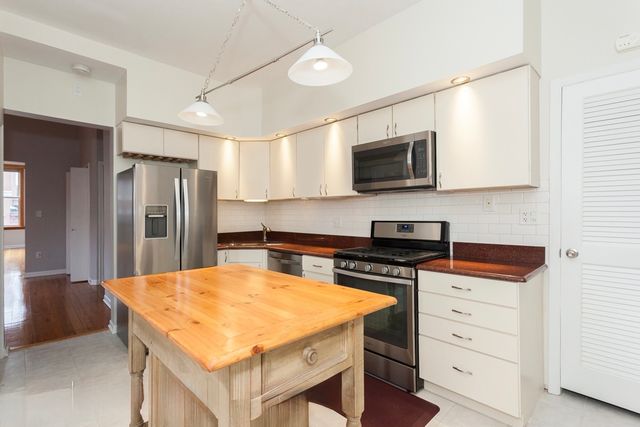 2204 N Clybourn Avenue 3, Chicago, IL 60614