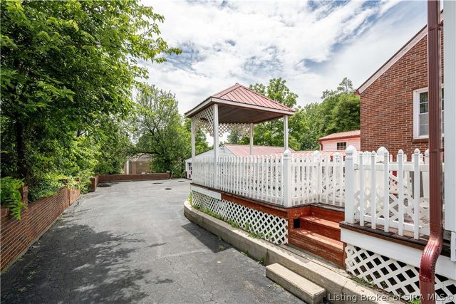 632 E Daisy Lane, New Albany, IN 47150