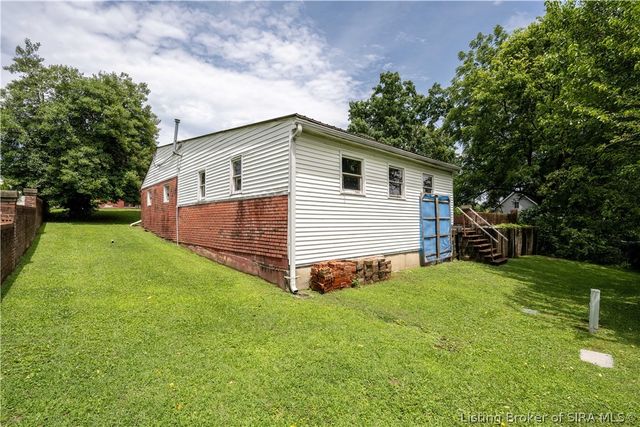 632 E Daisy Lane, New Albany, IN 47150