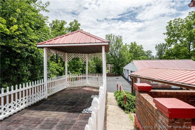632 E Daisy Lane, New Albany, IN 47150