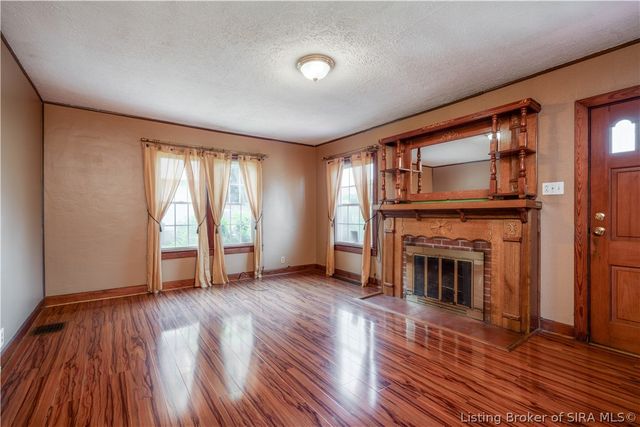 632 E Daisy Lane, New Albany, IN 47150