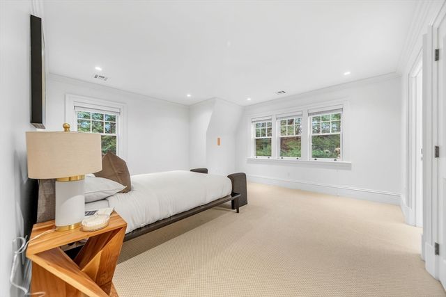 121 Livingston Rd, Wellesley, MA 02482