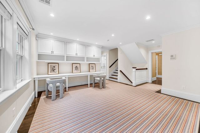 121 Livingston Rd, Wellesley, MA 02482