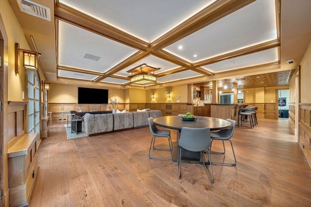 121 Livingston Rd, Wellesley, MA 02482