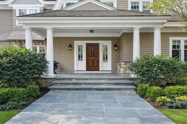 121 Livingston Rd, Wellesley, MA 02482