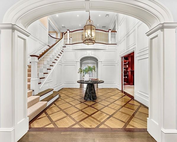 121 Livingston Rd, Wellesley, MA 02482