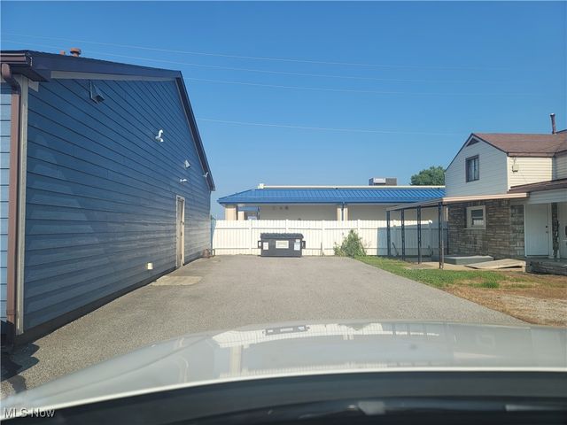 606 Washington Blvd, Belpre, OH 45714