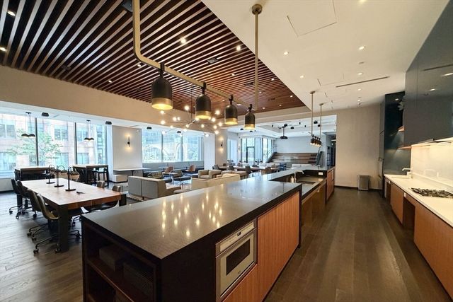 135 Seaport Blvd 1506, Boston, MA 02210