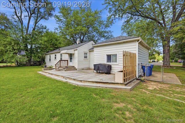 4401 Louella Drive, Waterford Charter Township, MI 48329