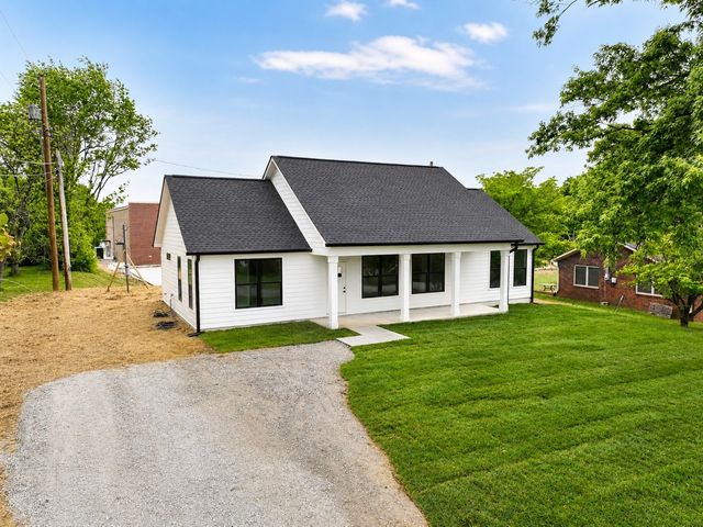 1865 Missouri Ave, Cookeville, TN 38501