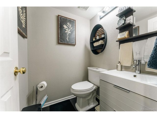 19066 E Berry Dr, Aurora, CO 80015