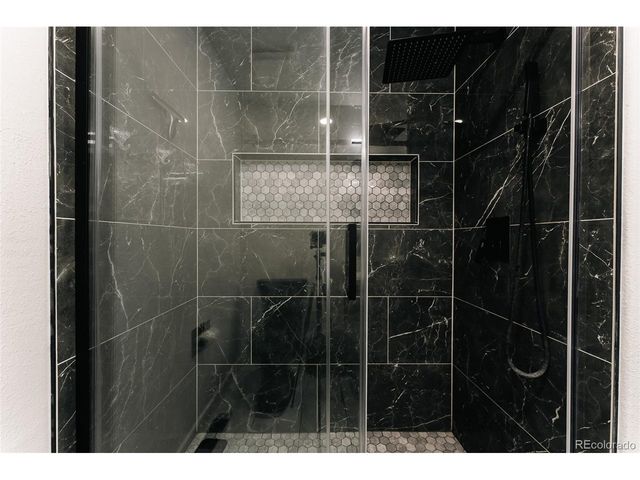 19066 E Berry Dr, Aurora, CO 80015