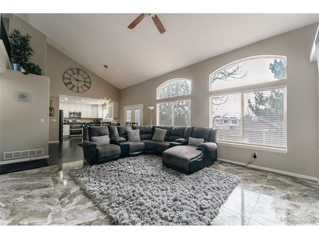 19066 E Berry Dr, Aurora, CO 80015