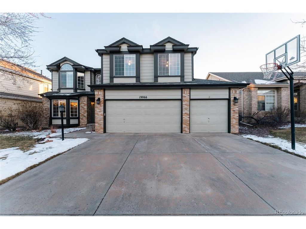 19066 E Berry Dr, Aurora, CO 80015