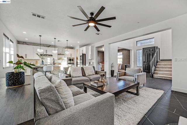 259 Eagle Nest Dr, Oakley, CA 94561