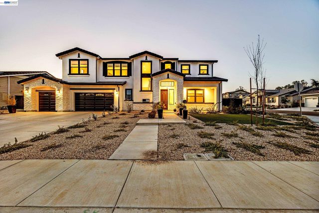 259 Eagle Nest Dr, Oakley, CA 94561