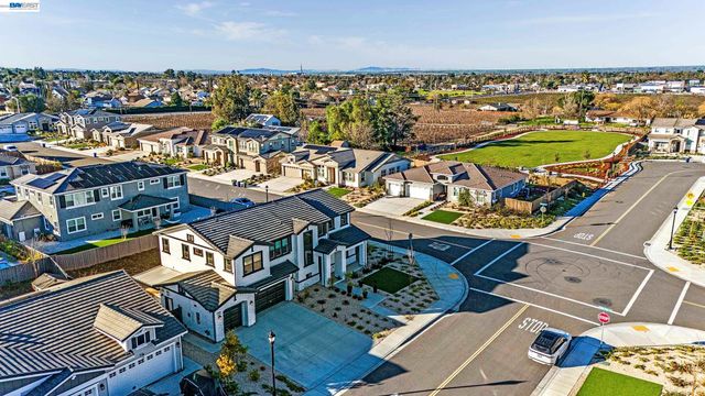 259 Eagle Nest Dr, Oakley, CA 94561