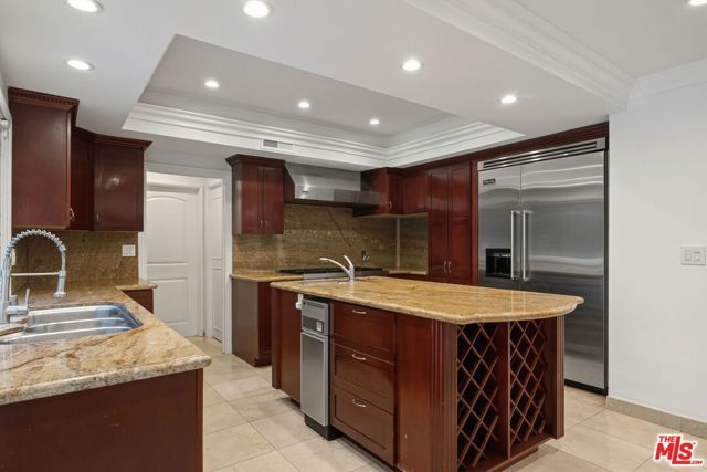 16541 Park Lane Circle, Los Angeles, CA 90049