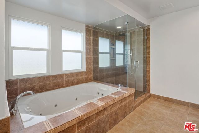 16541 Park Lane Circle, Los Angeles, CA 90049