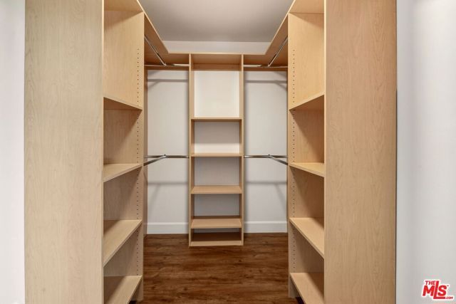 16541 Park Lane Circle, Los Angeles, CA 90049