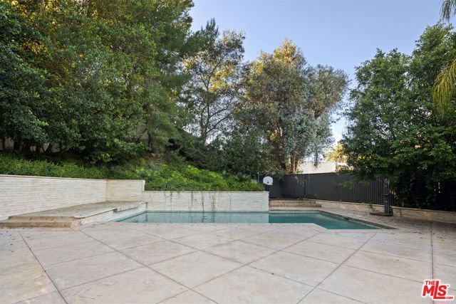 16541 Park Lane Circle, Los Angeles, CA 90049