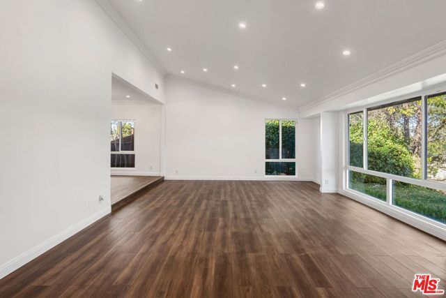 16541 Park Lane Circle, Los Angeles, CA 90049