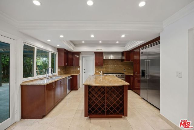 16541 Park Lane Circle, Los Angeles, CA 90049