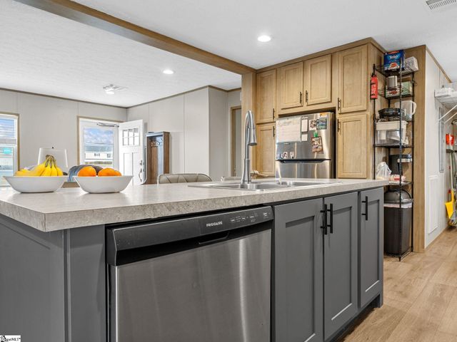 339 Sara Ann Lane, Roebuck, SC 29376