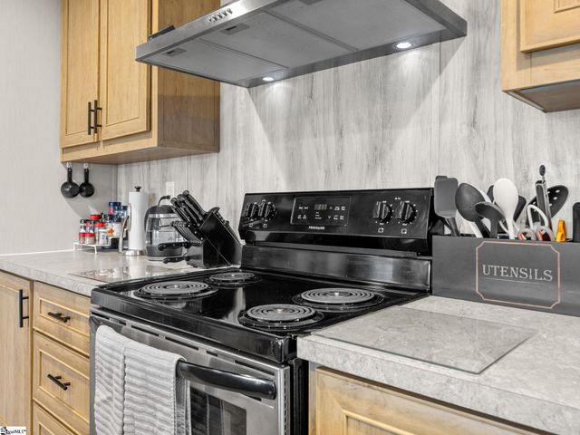 339 Sara Ann Lane, Roebuck, SC 29376