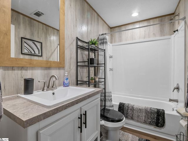 339 Sara Ann Lane, Roebuck, SC 29376