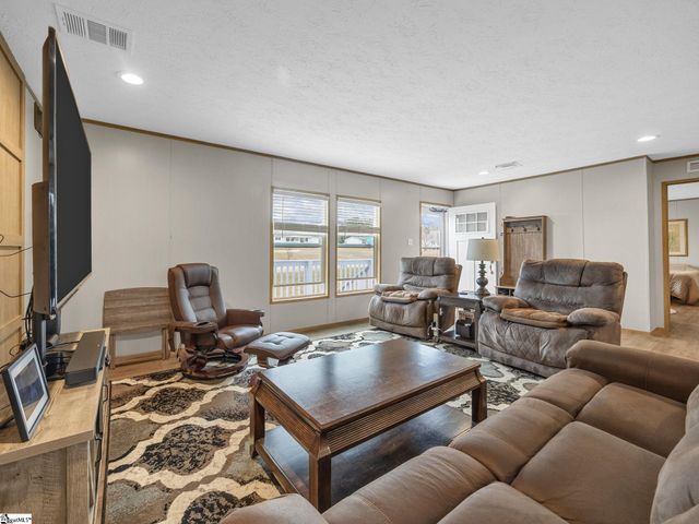 339 Sara Ann Lane, Roebuck, SC 29376