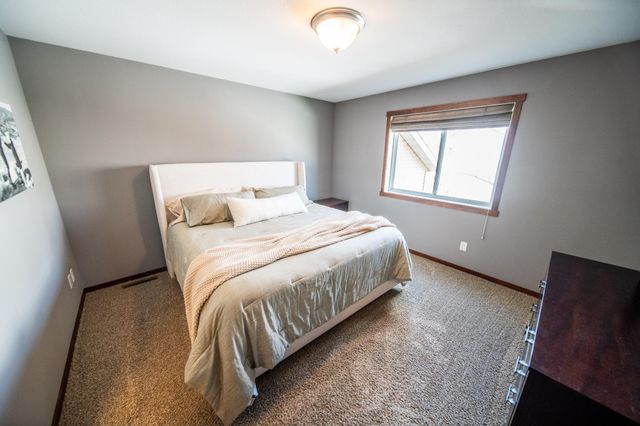 4820 Spire Lane NW, Rochester, MN 55901