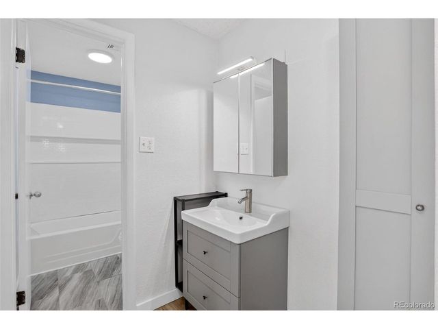 2375 S Linden Ct 116, Denver, CO 80222