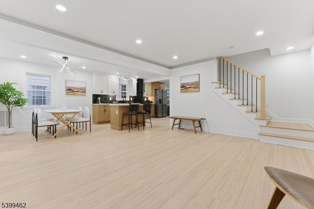 33 E Lincoln St, Verona Twp., NJ 07044