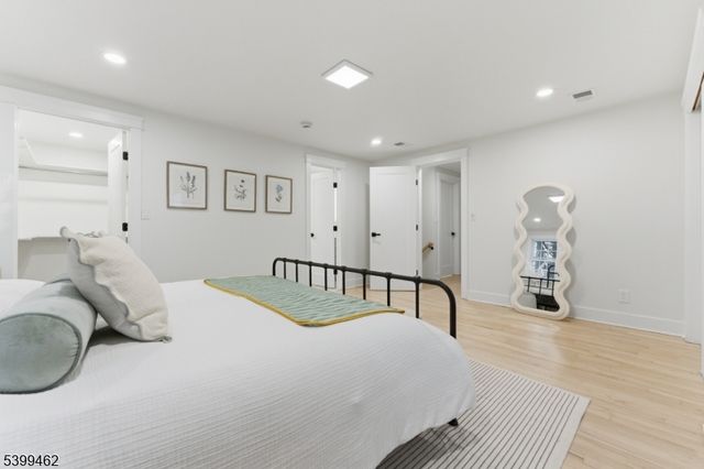 33 E Lincoln St, Verona Twp., NJ 07044