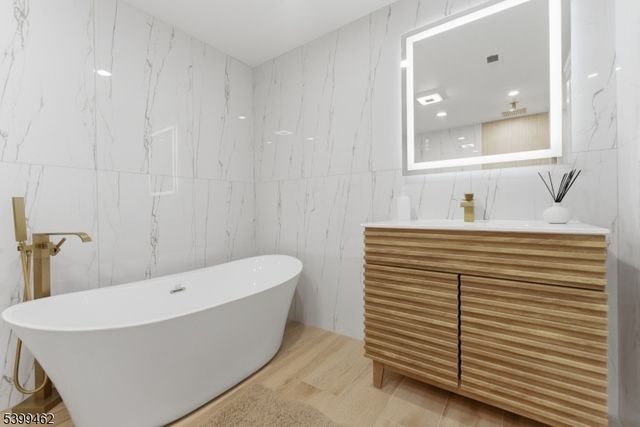 33 E Lincoln St, Verona Twp., NJ 07044