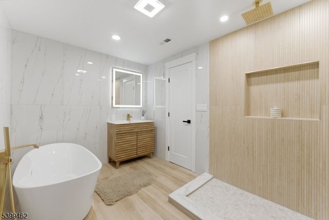 33 E Lincoln St, Verona Twp., NJ 07044