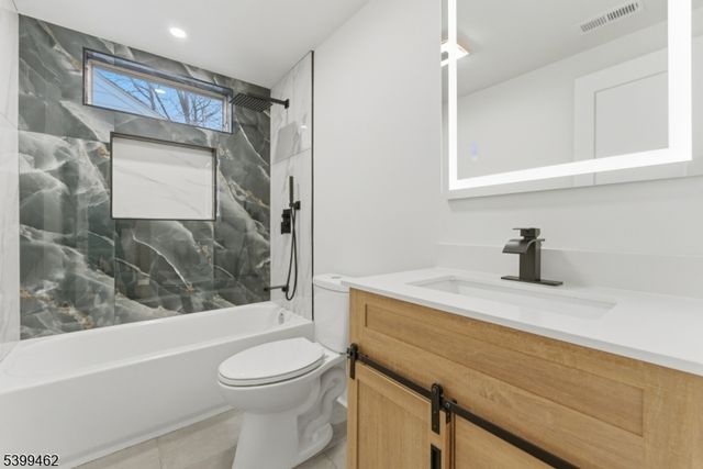 33 E Lincoln St, Verona Twp., NJ 07044