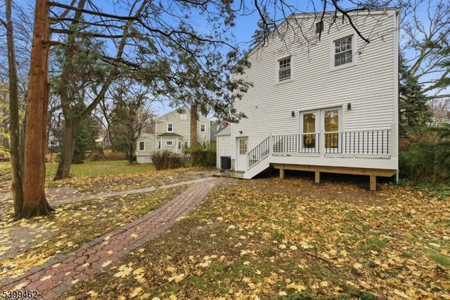 33 E Lincoln St, Verona Twp., NJ 07044