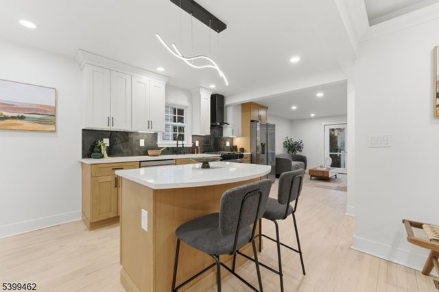 33 E Lincoln St, Verona Twp., NJ 07044