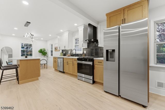 33 E Lincoln St, Verona Twp., NJ 07044