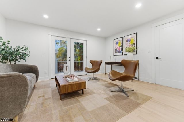 33 E Lincoln St, Verona Twp., NJ 07044