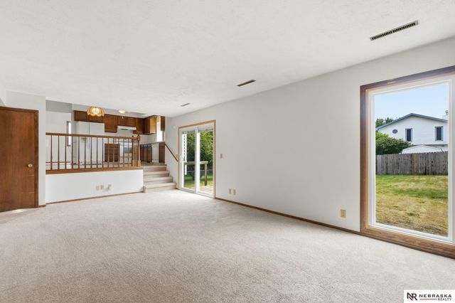 3431 Faye Drive, Bellevue, NE 68123