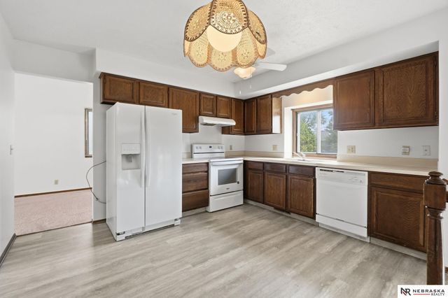 3431 Faye Drive, Bellevue, NE 68123