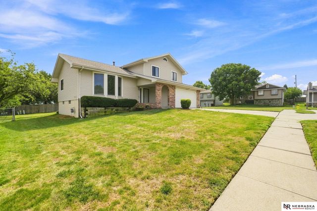 3431 Faye Drive, Bellevue, NE 68123